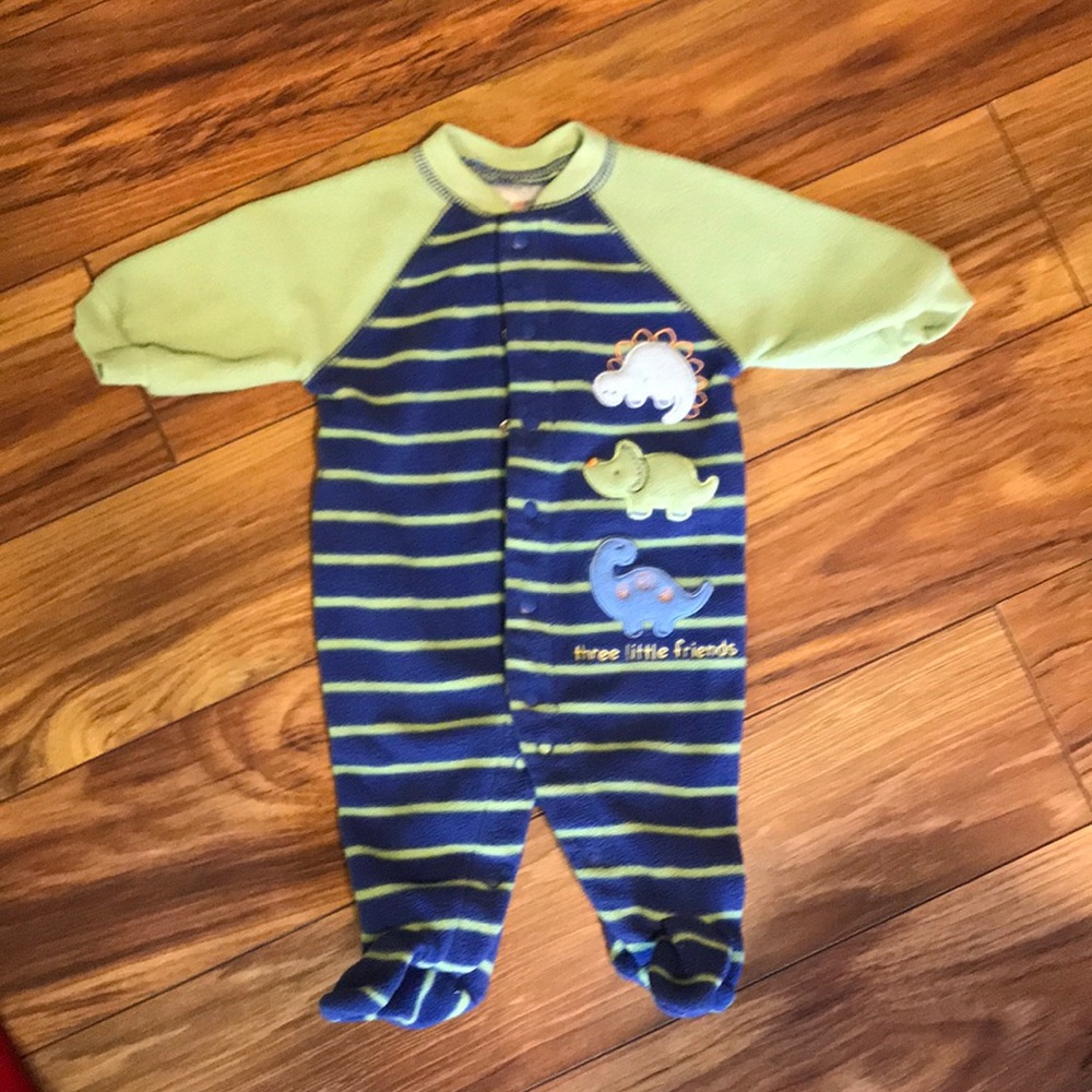 Newborn clothes! - Picture 4 of 5